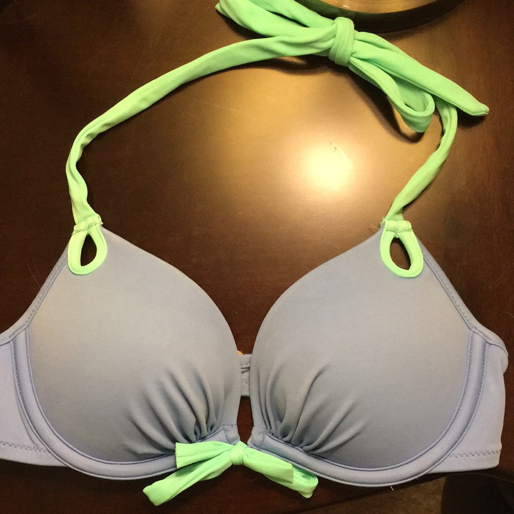 Victoria's Secret Gorgeous Swim Top 32B